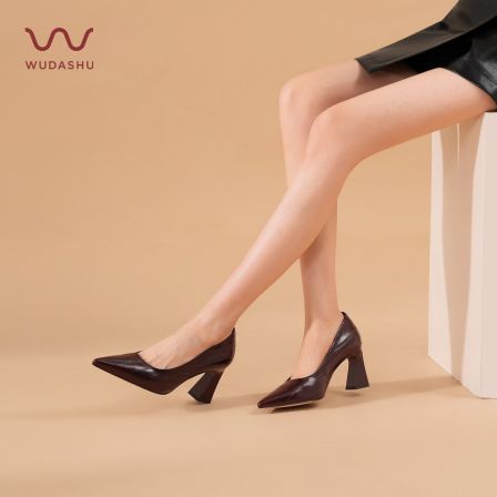 吴大叔真皮尖头油蜡皮百搭不累脚7字跟粗跟浅口高跟鞋A11B1F1078A