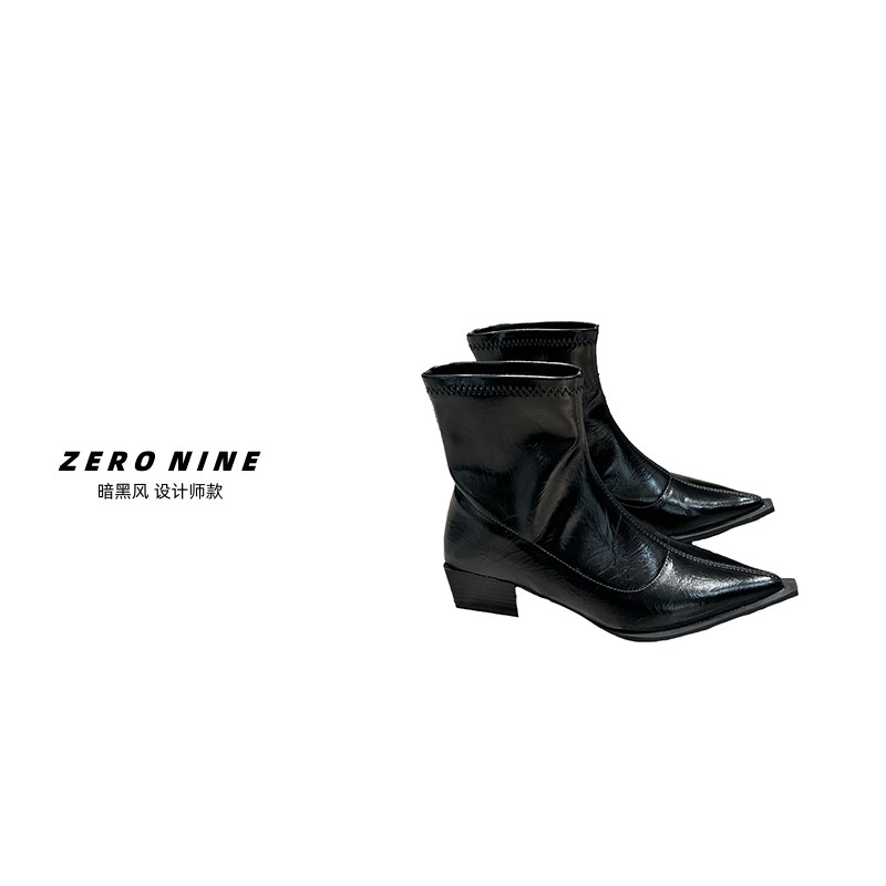 Dan Dan 黑色暗黑风尖头短靴女主图