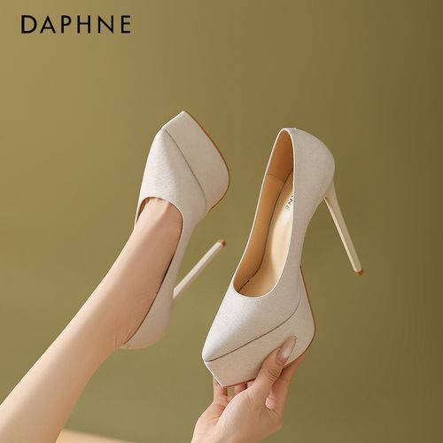 Daphne/达芙妮春秋法式浅色细跟高跟鞋气质性感防水闪面婚鞋主图