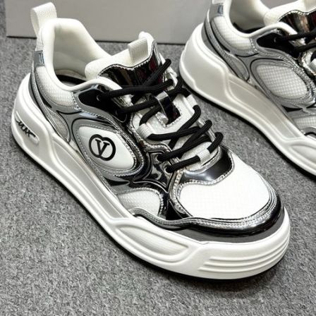 【迪凯乐鞋子】新款平跟时尚休闲板鞋百搭男士欧若精灵风潮鞋235Y