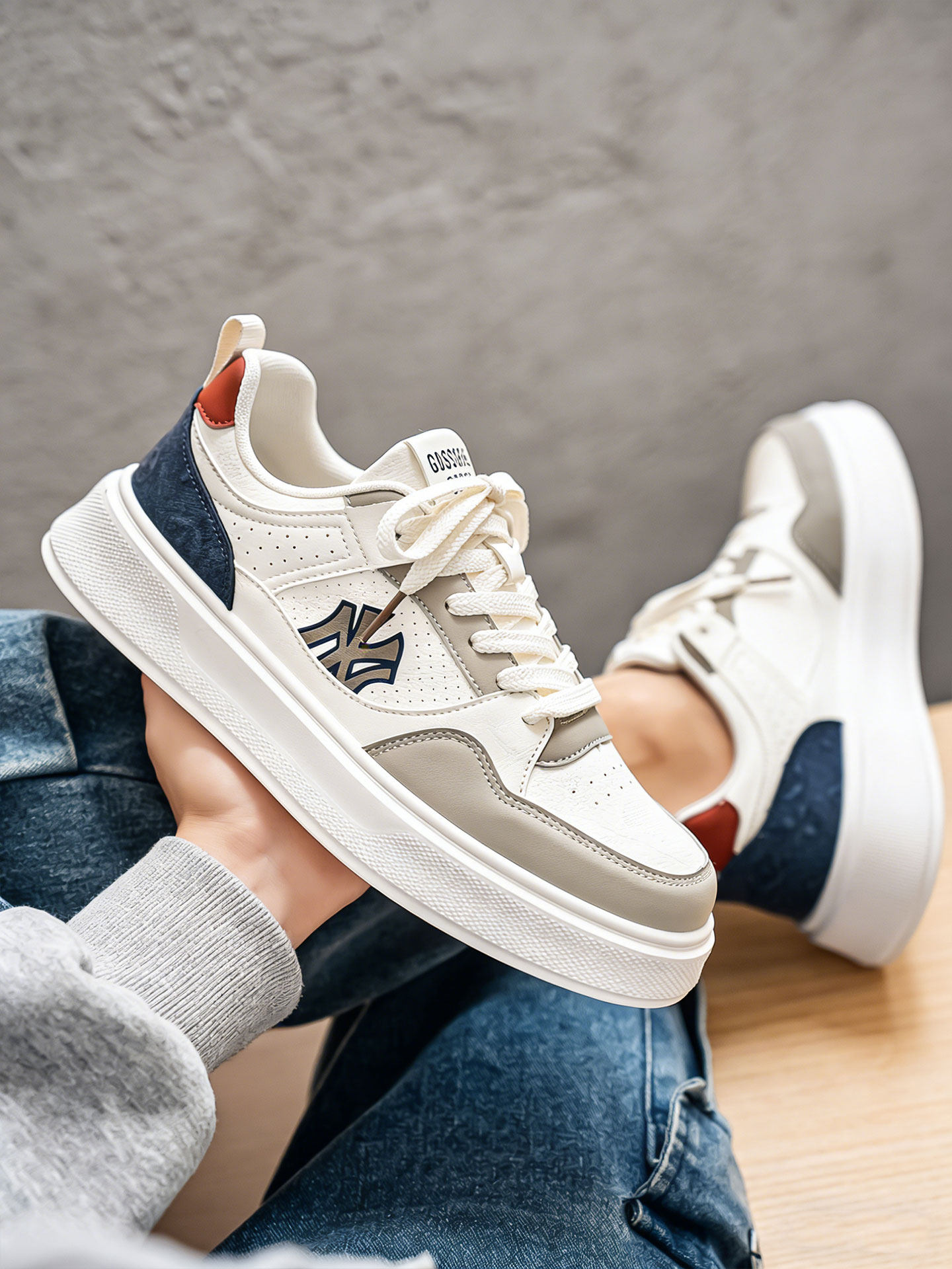 鞋子男款2026新款春季百搭高级感休闲板鞋厚底青少年运动小白潮鞋主图