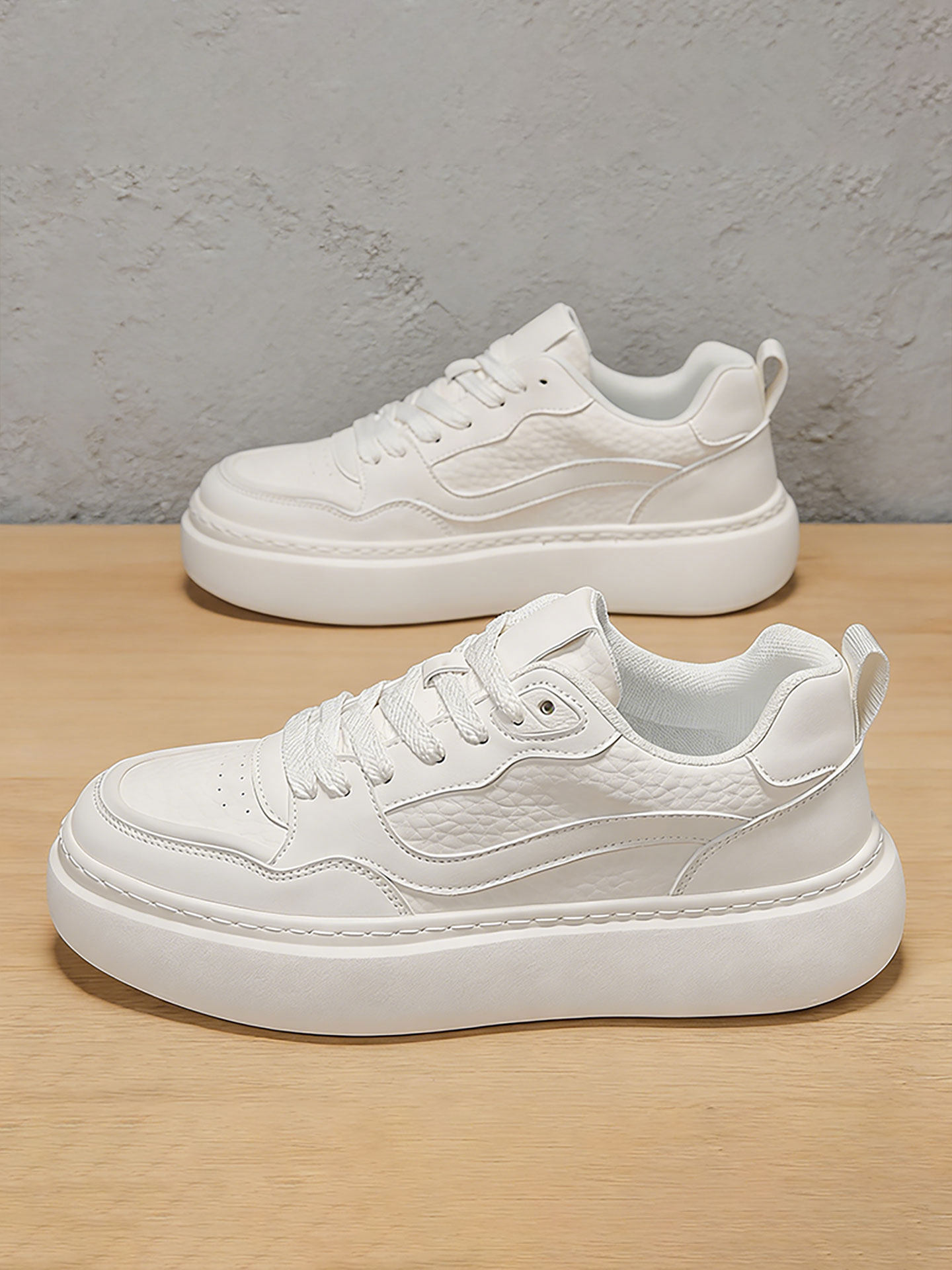 男士小白鞋2026新款增高厚底男生鞋子防滑青少年日常百搭休闲板鞋主图