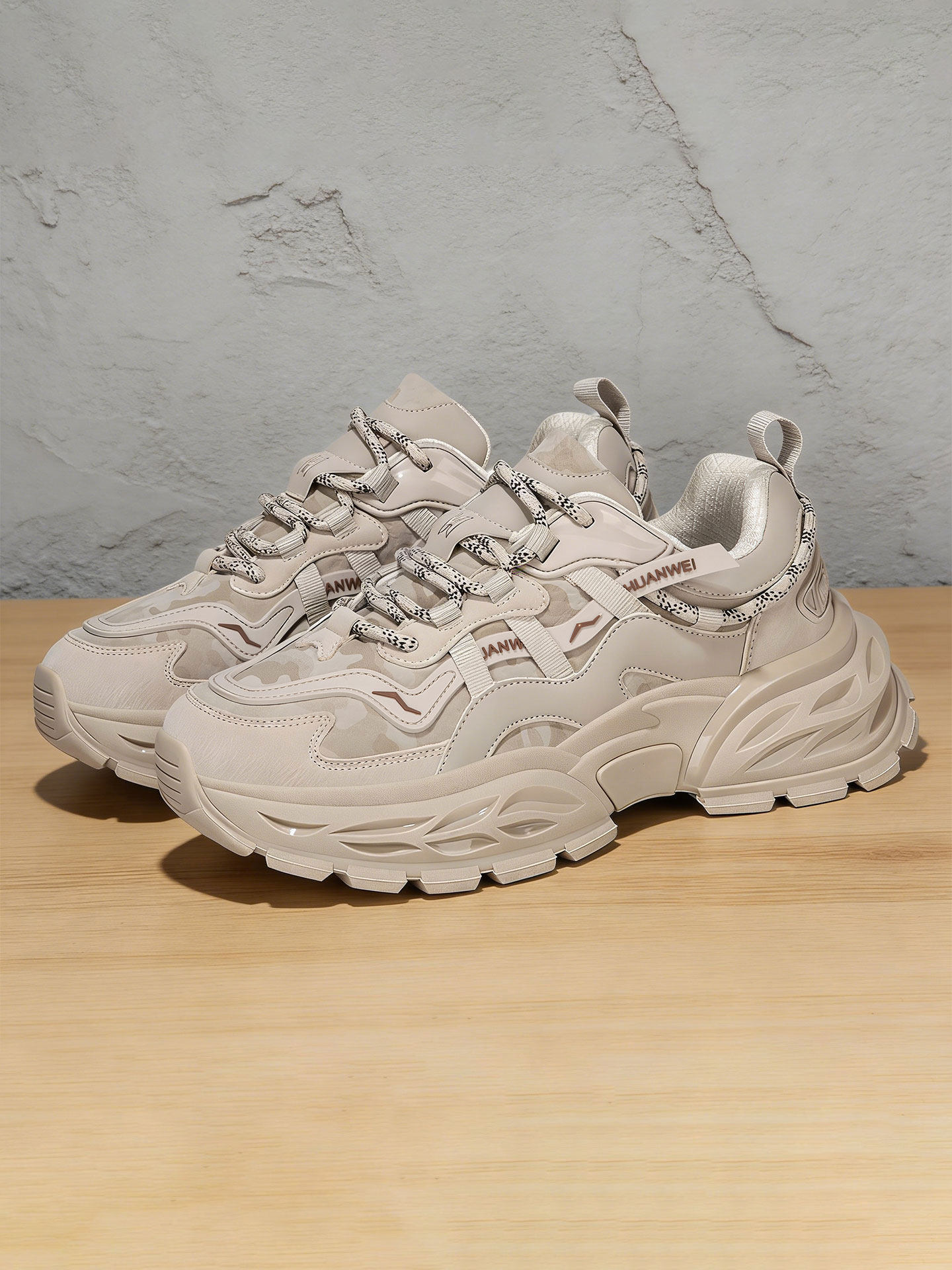 老爹鞋男款2026新款复古百搭潮鞋高级感青少年增高厚底休闲运动鞋主图