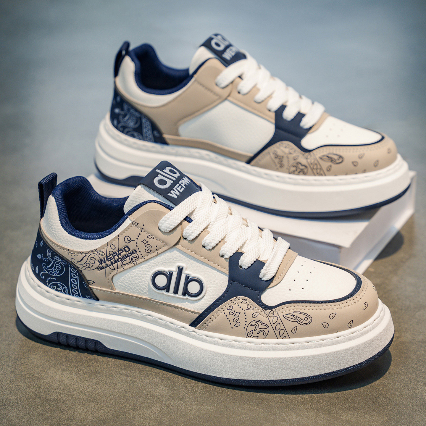 欧洲站男鞋春季2026新款青少年小众原创厚底阿甘板鞋学生运动潮鞋主图