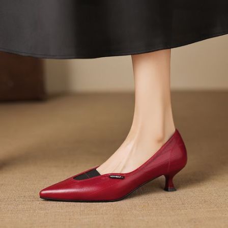 4.5cm真皮尖头细跟单鞋女2026年新款酒红色浅口高跟鞋百搭通勤鞋