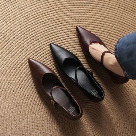 里外纯皮～头层牛皮4cm复古百搭一字扣带尖头内增高女单鞋法式气质