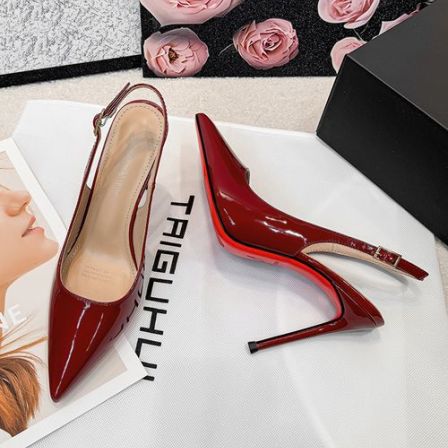 酒红漆皮红底亮面轻奢浅口手工单鞋尖头细跟后空性感百搭时尚女鞋