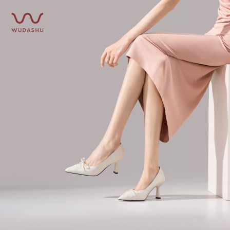 吴大叔性感法式真皮尖头细跟气质单鞋百搭高跟鞋女A41B1F1029A