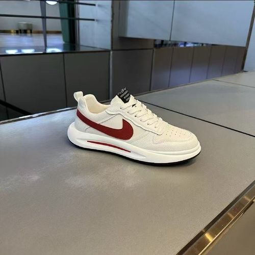 心芘2025秋冬新款男鞋潮流拼色板鞋百搭轻便舒适时尚休闲鞋男潮鞋主图