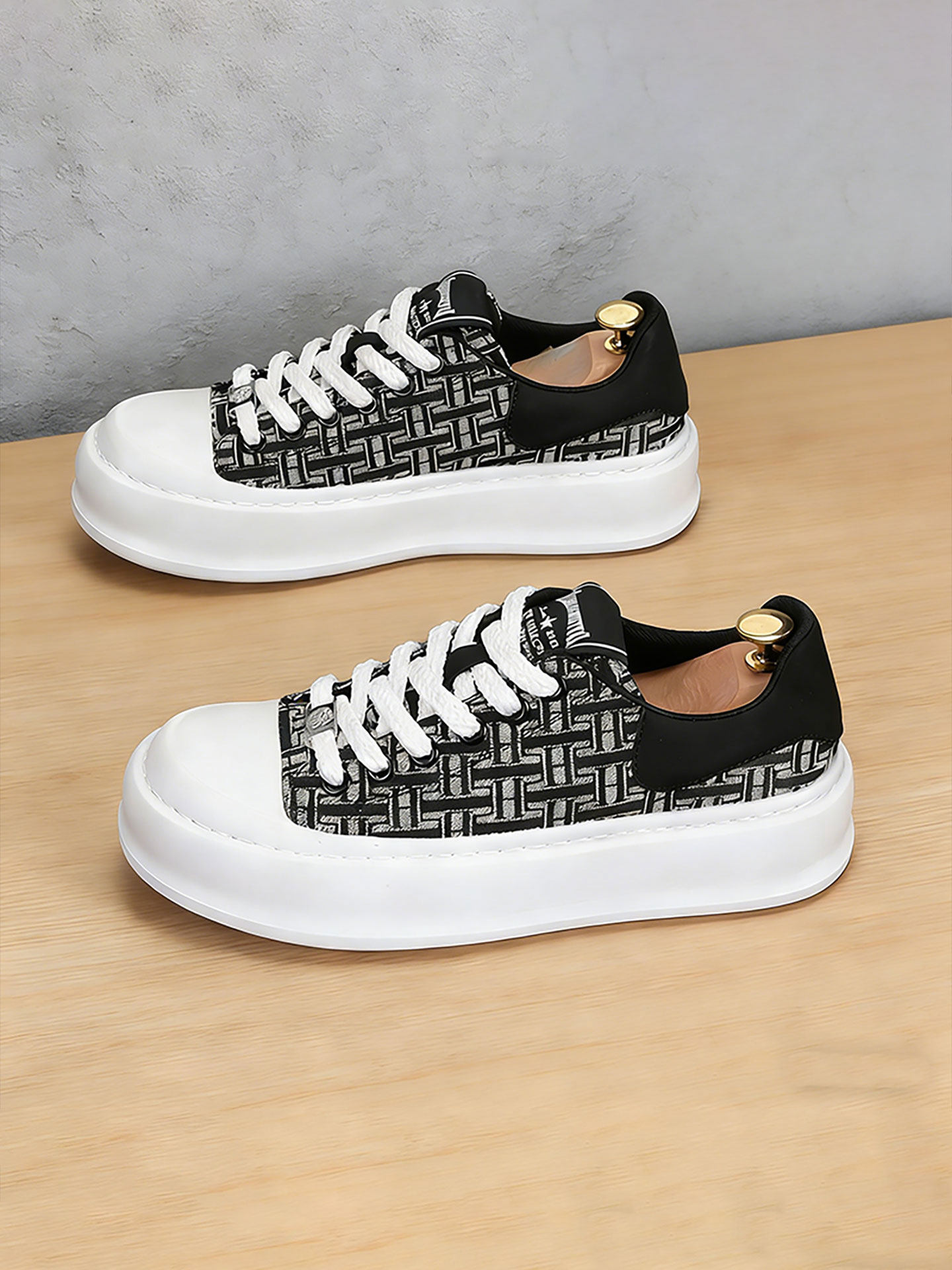 2026新款男士休闲鞋时尚轻奢贝壳头板鞋增高厚底薄款透气帆布男鞋主图