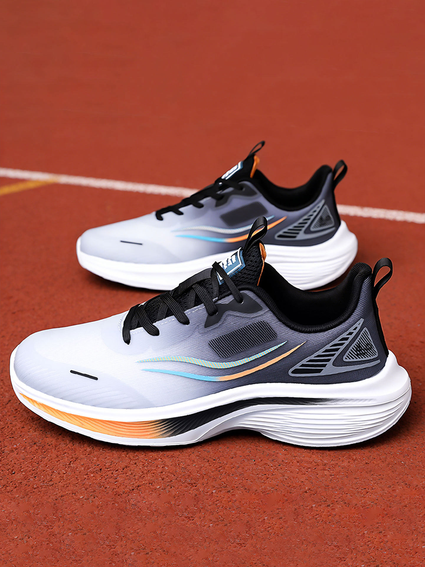 2026新款男生鞋子透气轻便运动鞋男防滑软底减震青少年专业跑步鞋主图