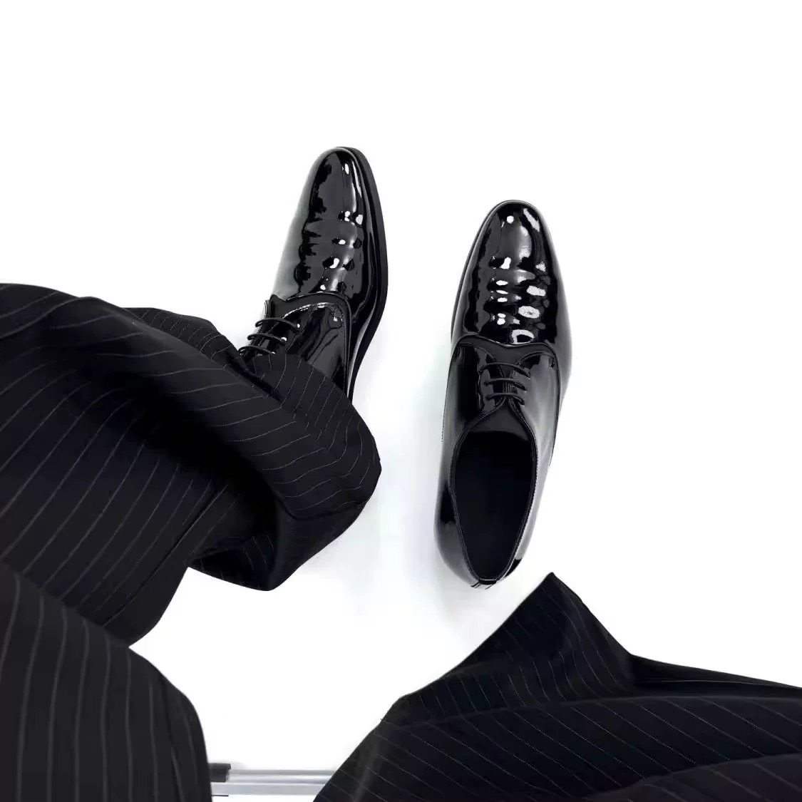 vibe优雅漆皮尖头德比鞋男款亮面褶皱商务通勤结婚新郎鞋牛津皮鞋主图