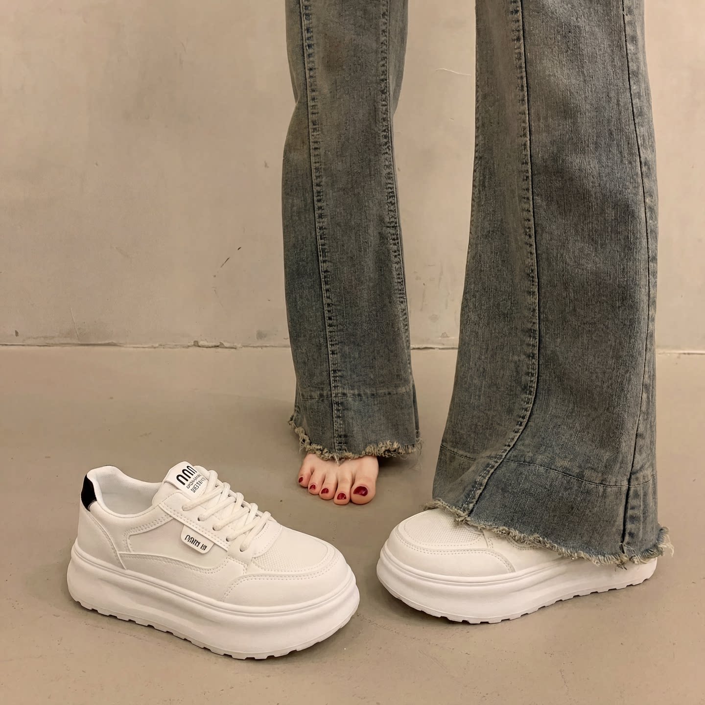 小白鞋女2026春季新款百搭时尚超火女鞋厚底内增高休闲运动鞋女款主图