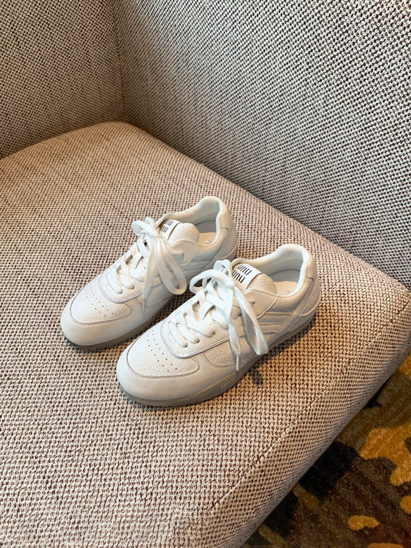 Wheat house ~！百搭真皮小白鞋女轻便防滑运动休闲鞋厚底德训鞋主图