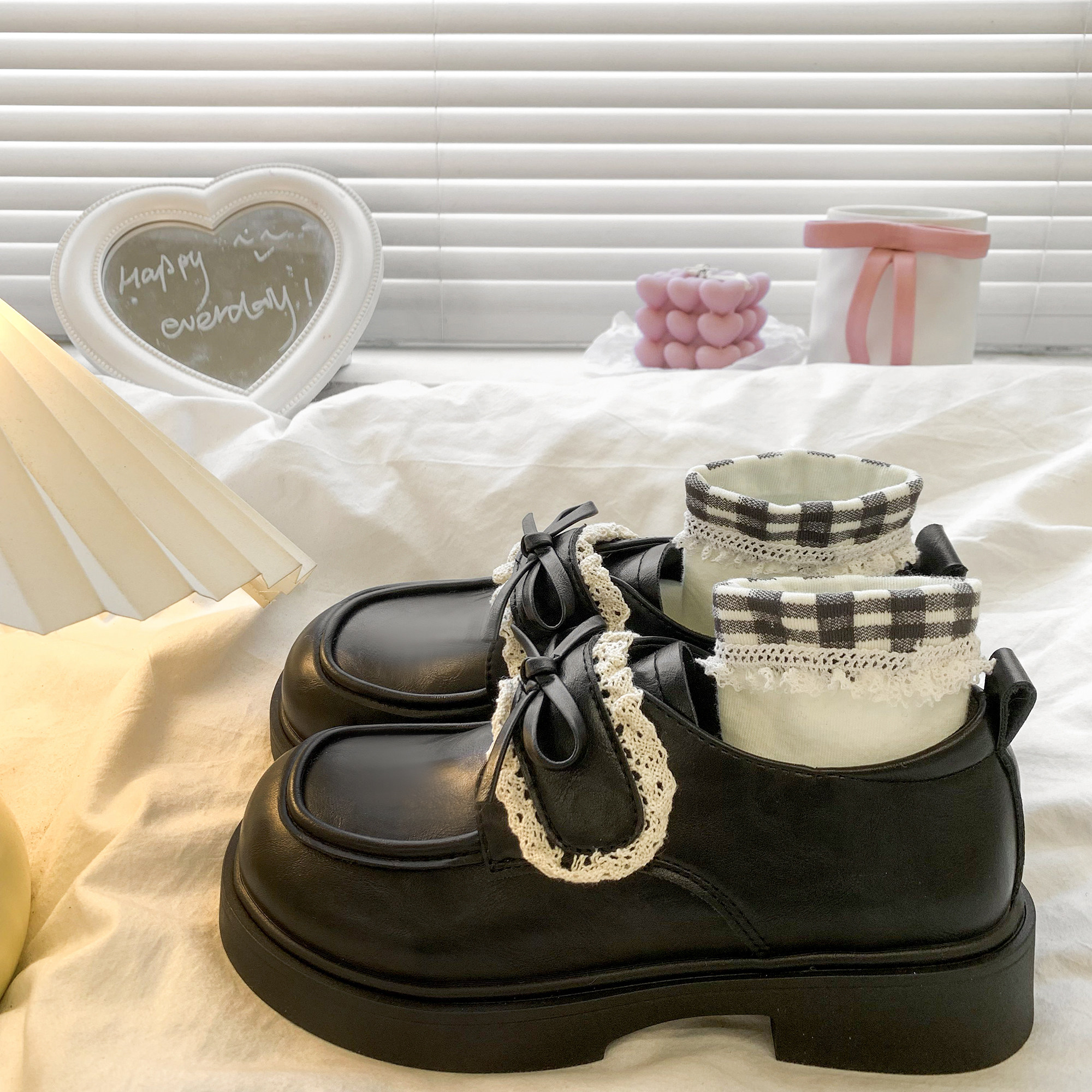 甜美蕾丝蝴蝶结厚底乐福鞋女2026新款春季英伦风一脚蹬日系小皮鞋主图