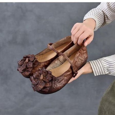 2026春夏新款头层牛皮软底女鞋民族风花朵文艺复古休闲浅口单鞋女