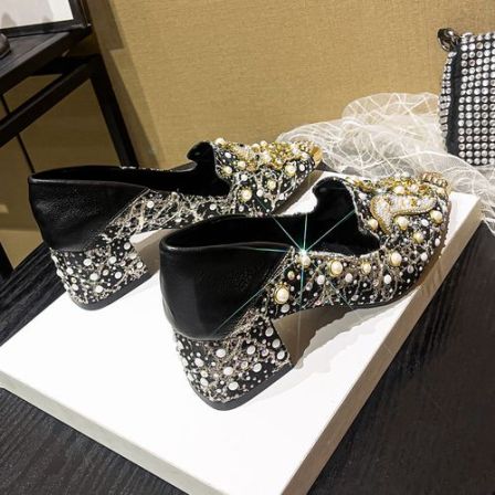 新中式九尾狐水钻粗跟单鞋女2026春季浅口新款不累脚尖头高跟单鞋