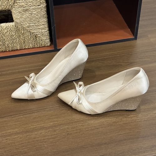 尖头中跟蝴蝶结防水台蝴蝶单鞋法式粗跟低跟高跟平底主图