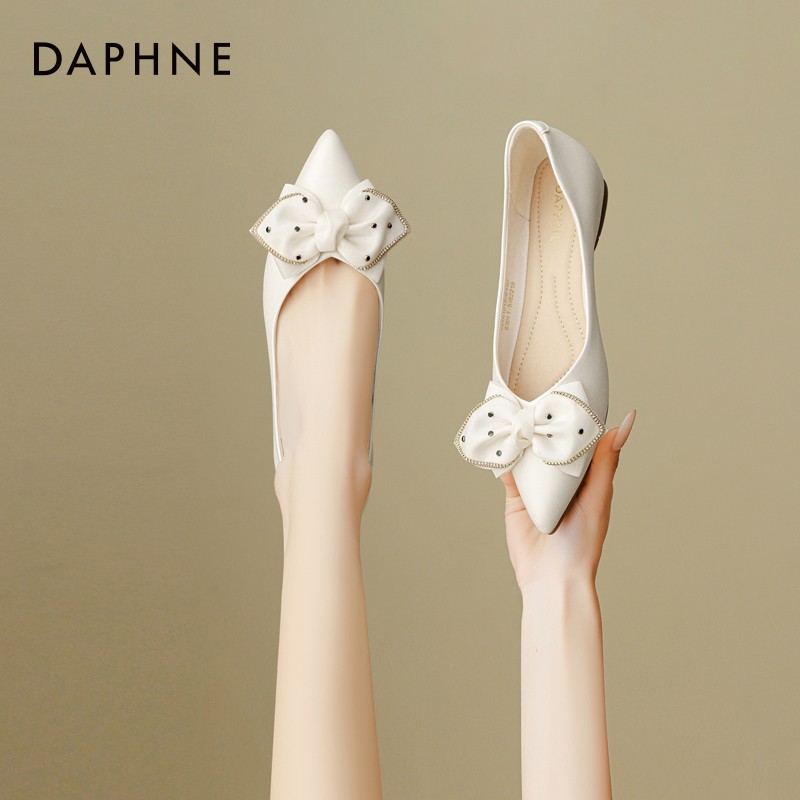 达芙妮蝴蝶结温柔通勤单鞋2026年春季新款尖头平底不累脚百搭女鞋主图
