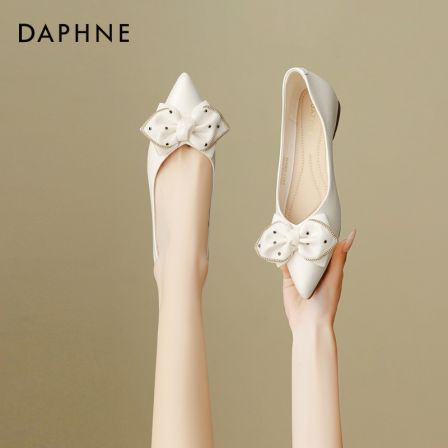 达芙妮蝴蝶结温柔通勤单鞋2026年春季新款尖头平底不累脚百搭女鞋