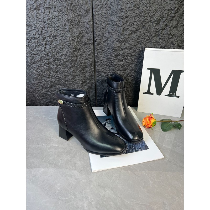 头层羊皮4公分/2025秋冬新款轻奢通勤方头中跟粗跟真皮短靴9361主图
