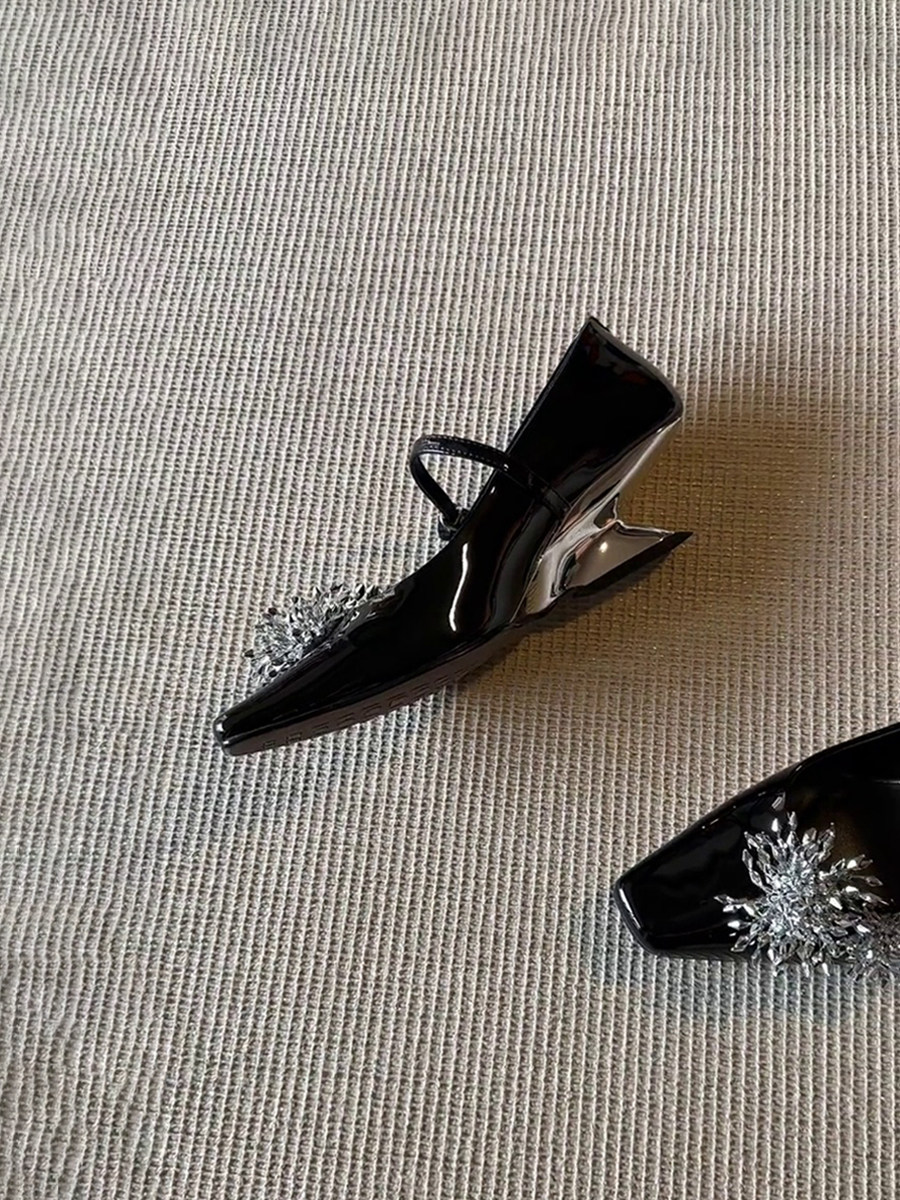 羊皮版~法式方头烟花高跟单鞋一字扣带浅口气质异形跟玛丽珍鞋女主图