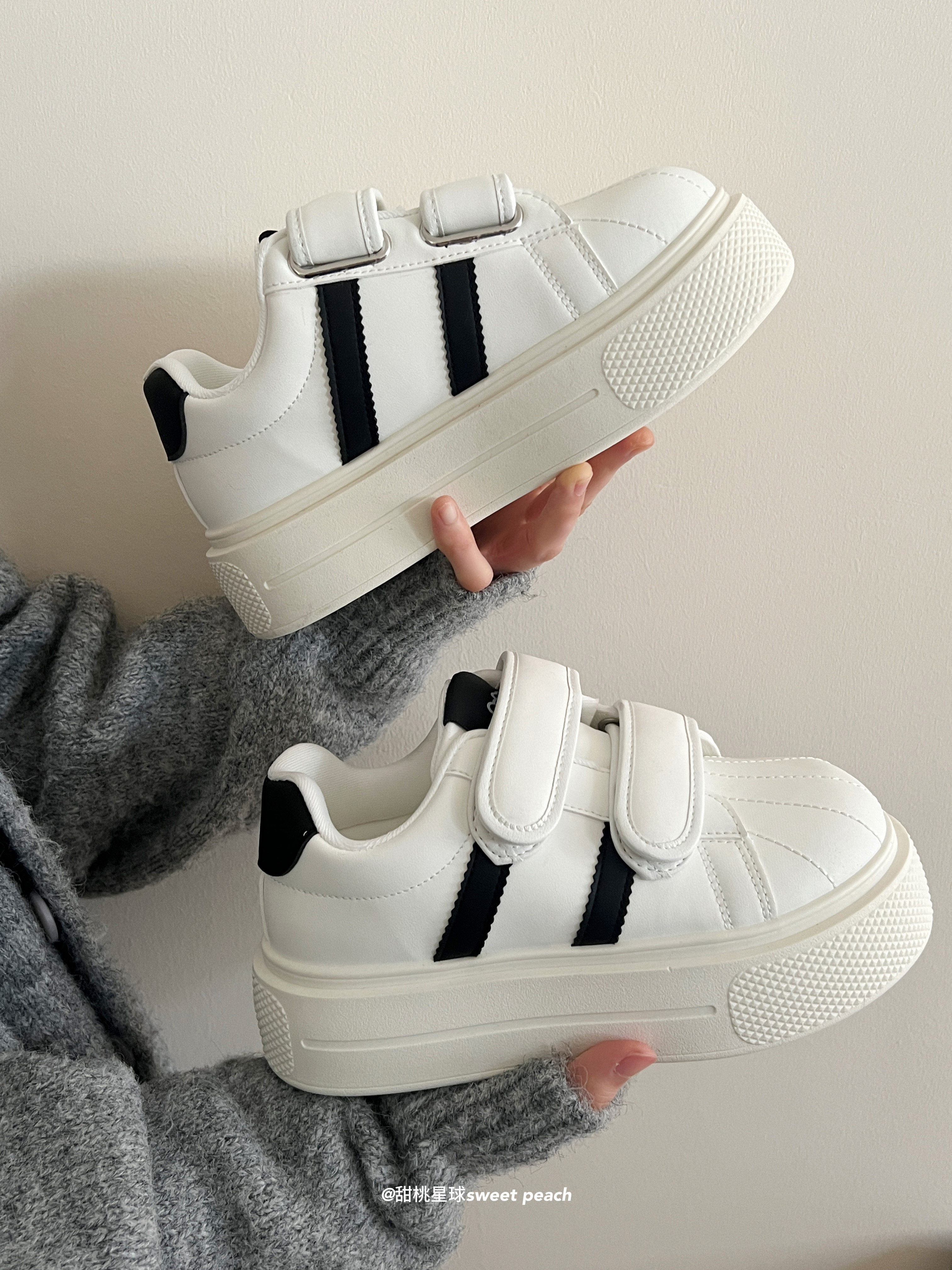 甜桃星球厚底小白鞋女2026新款春季运动休闲板鞋魔术贴百搭面包鞋主图