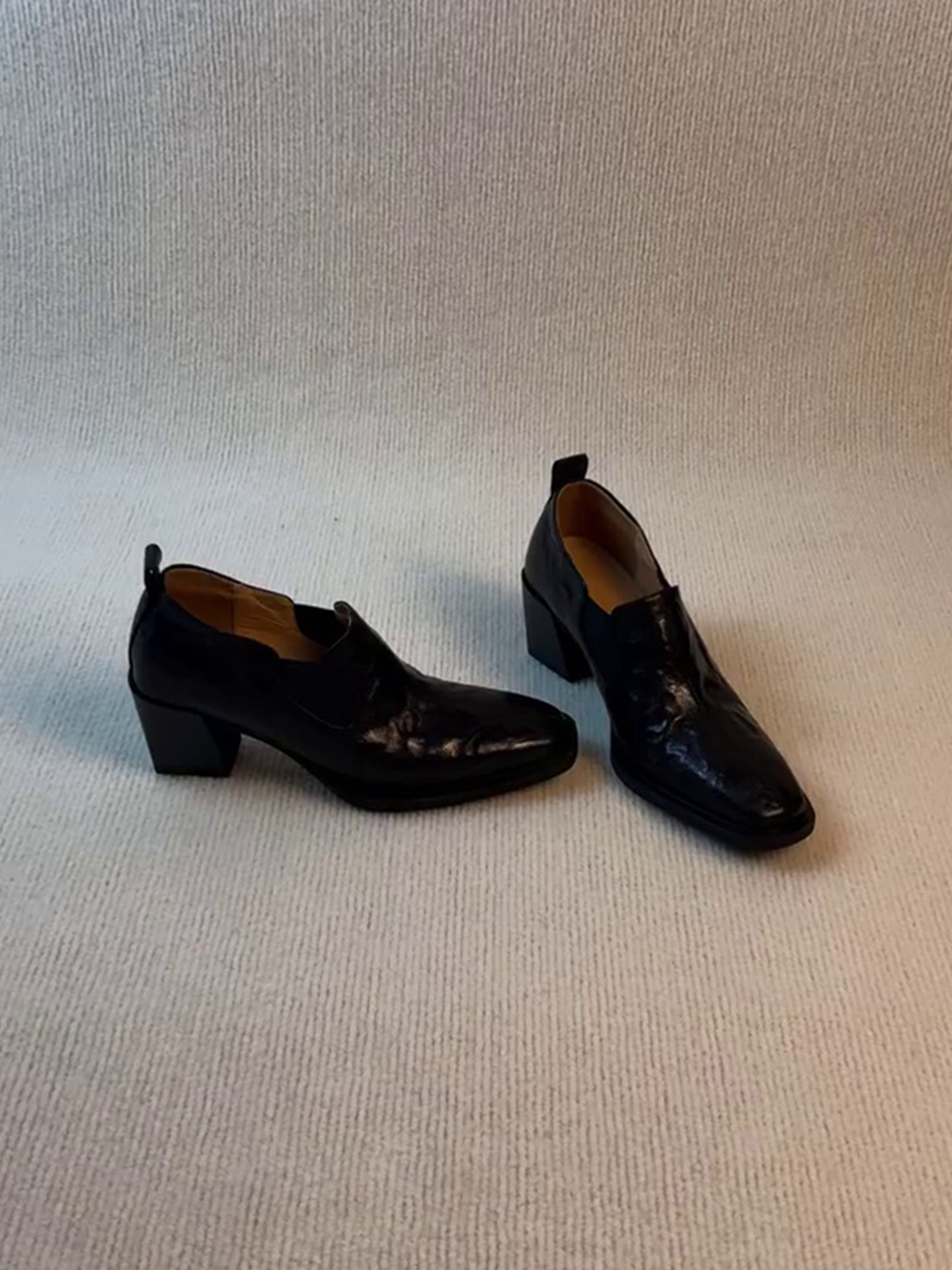 Wheat house ~！真皮英伦风高跟小皮鞋女方头褶皱通勤粗跟乐福鞋主图