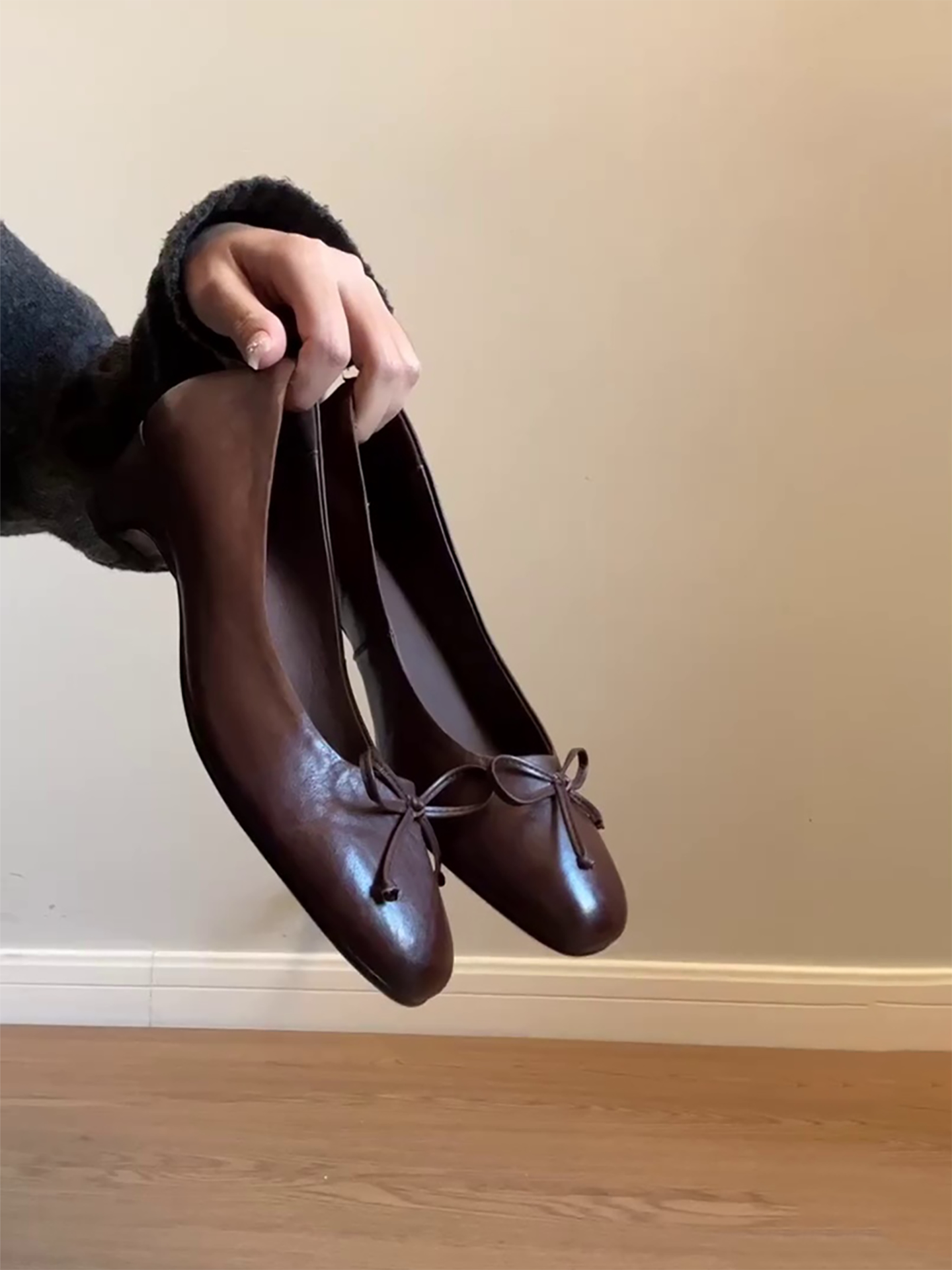 香港复古百搭蝴蝶结气质浅口单鞋女2026春季新款小众软底时髦皮鞋主图
