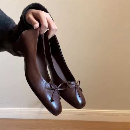 香港复古百搭蝴蝶结气质浅口单鞋女2026春季新款小众软底时髦皮鞋