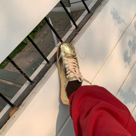 1.24日新品鞋大师网红同款鞋2026春季女系带金色运动鞋阿甘鞋