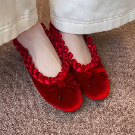 Wheat house ~！新中式丝绒蝴蝶结芭蕾舞鞋女平底一脚蹬红色包鞋