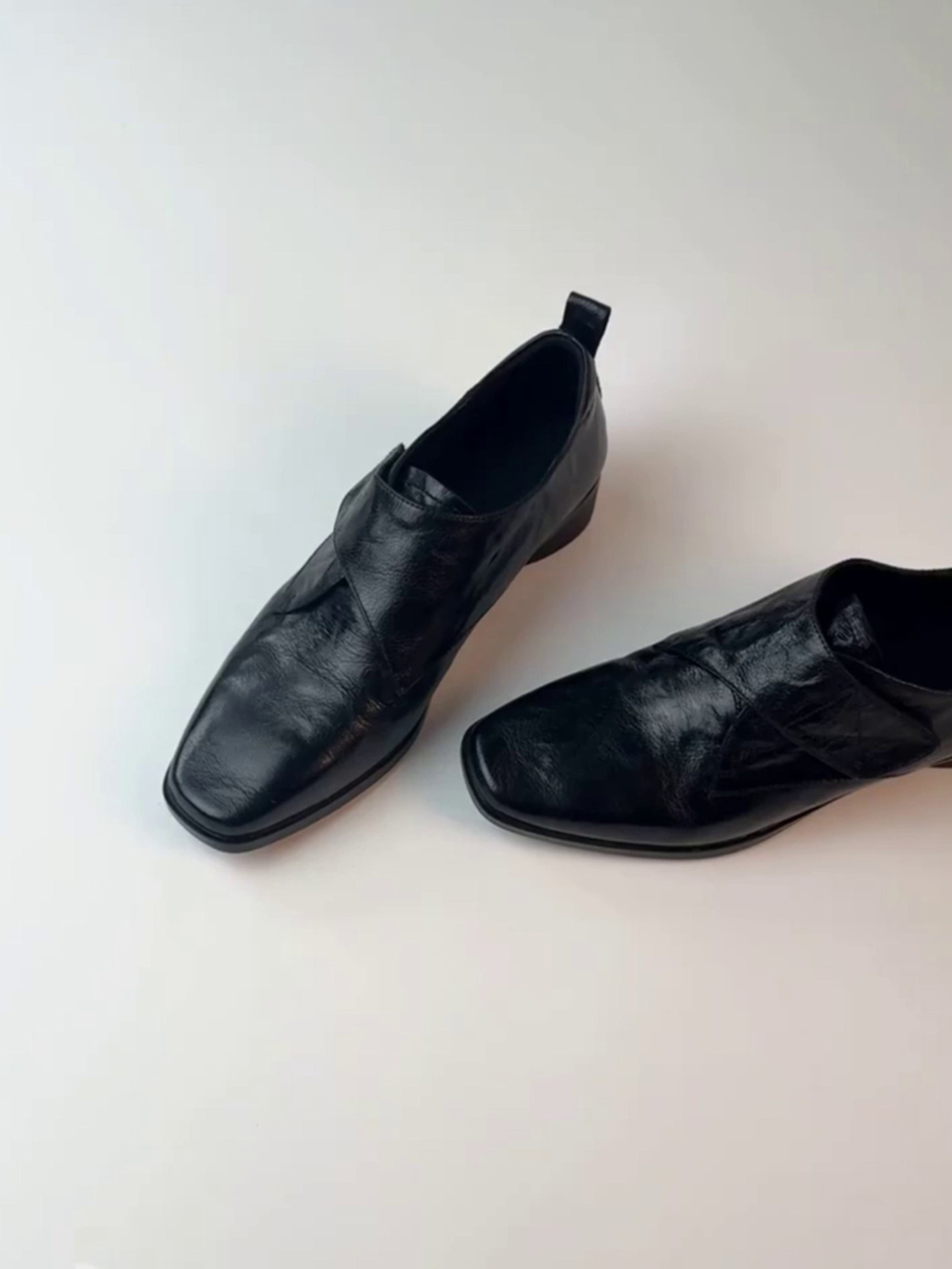 Wheat house ~！英伦百搭真皮小皮鞋女粗跟方头一脚蹬通勤乐福鞋主图