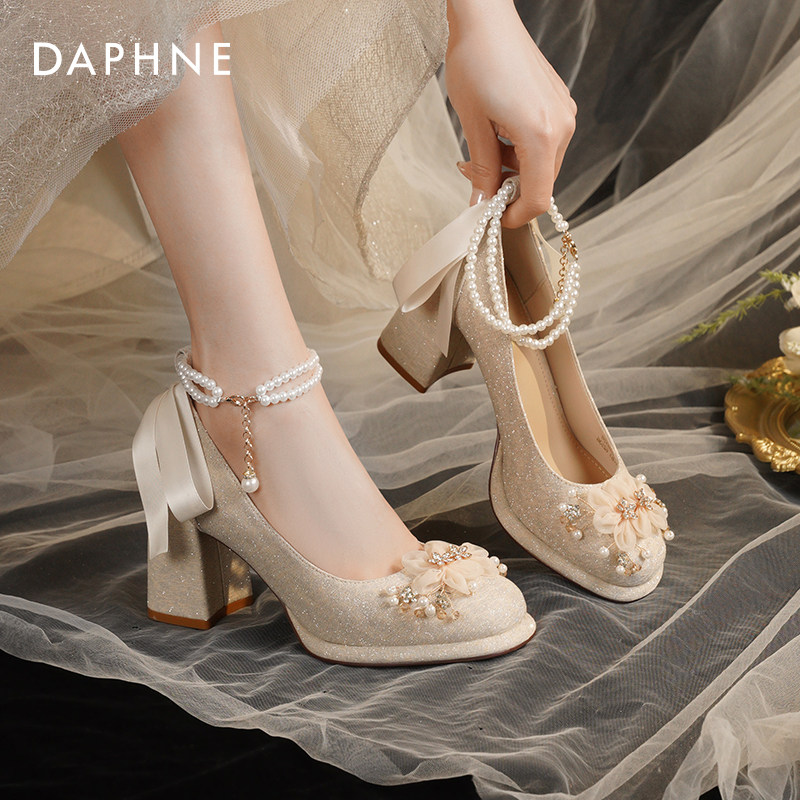 达芙妮玛丽珍鞋高跟鞋女2026新款不累脚秀禾婚纱两穿单鞋新娘婚鞋主图