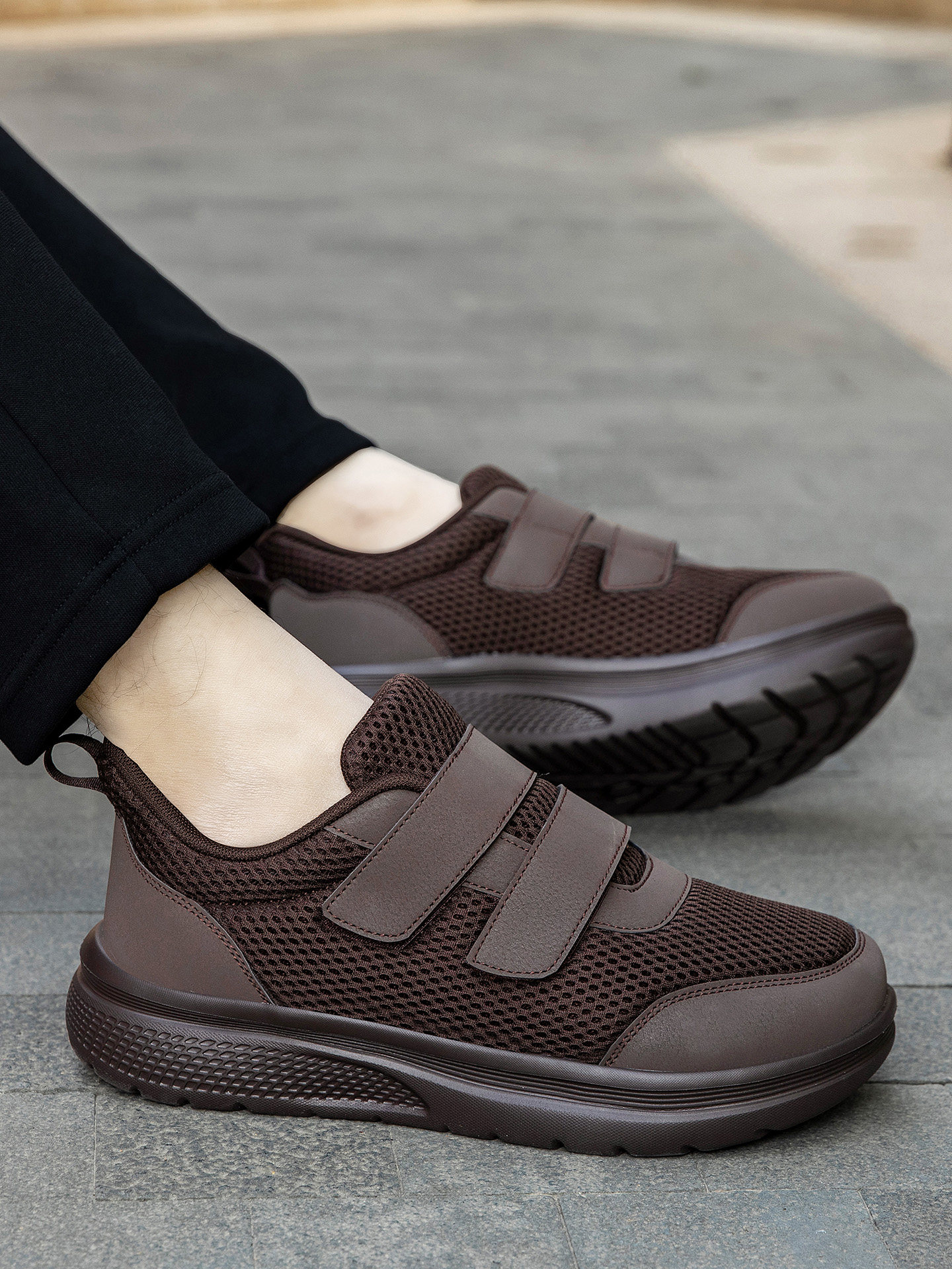 张凯丽老人鞋男防滑软底春季网面透气爸爸鞋中老年舒适运动健步鞋主图