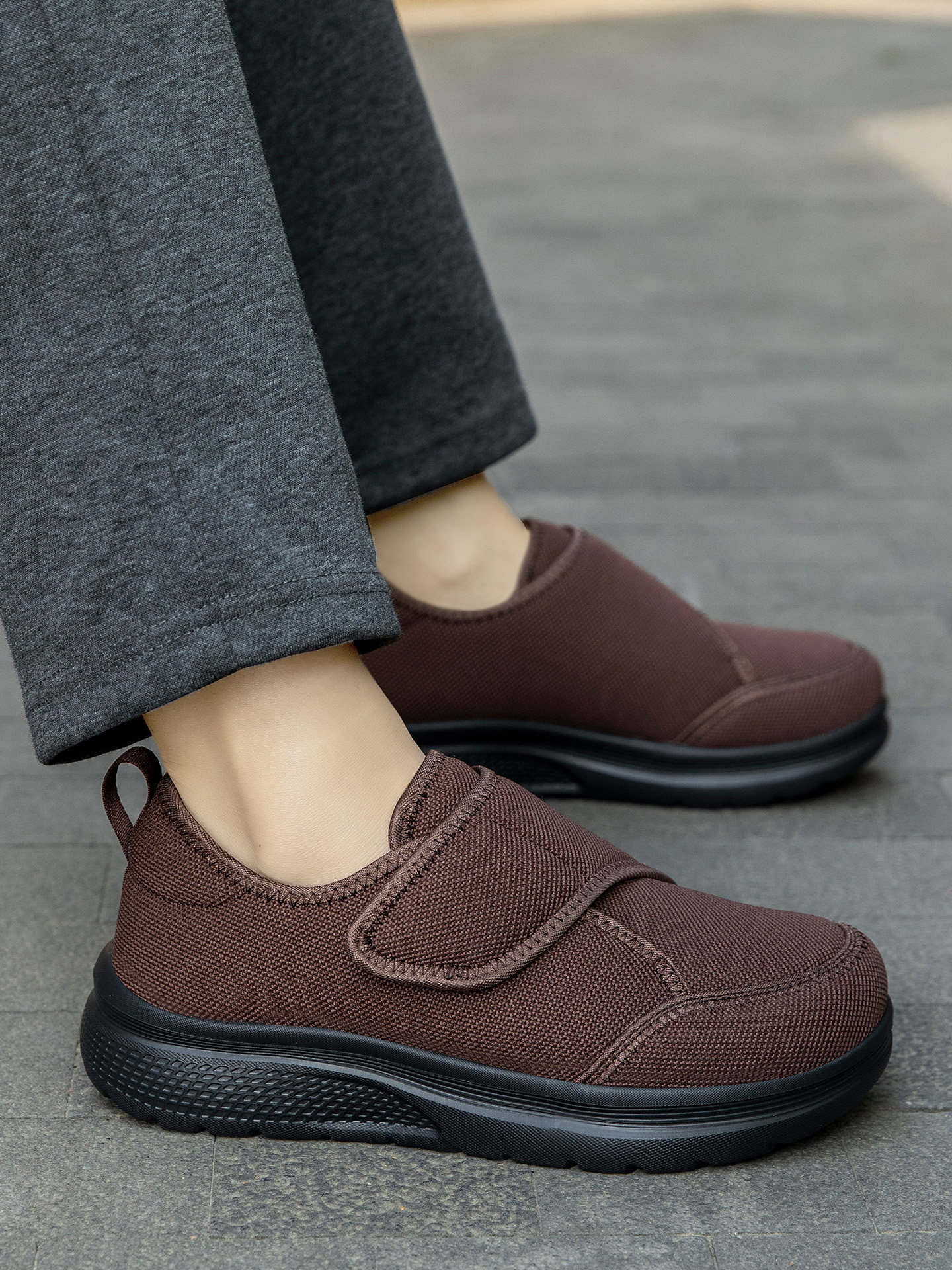 张凯丽老人鞋男防滑软底2026新款爸爸鞋宽脚舒适不累脚健步运动鞋主图