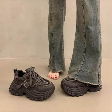 黑色内增高老爹鞋女2026新款春季超火真皮显脚小休闲水钻运动鞋女