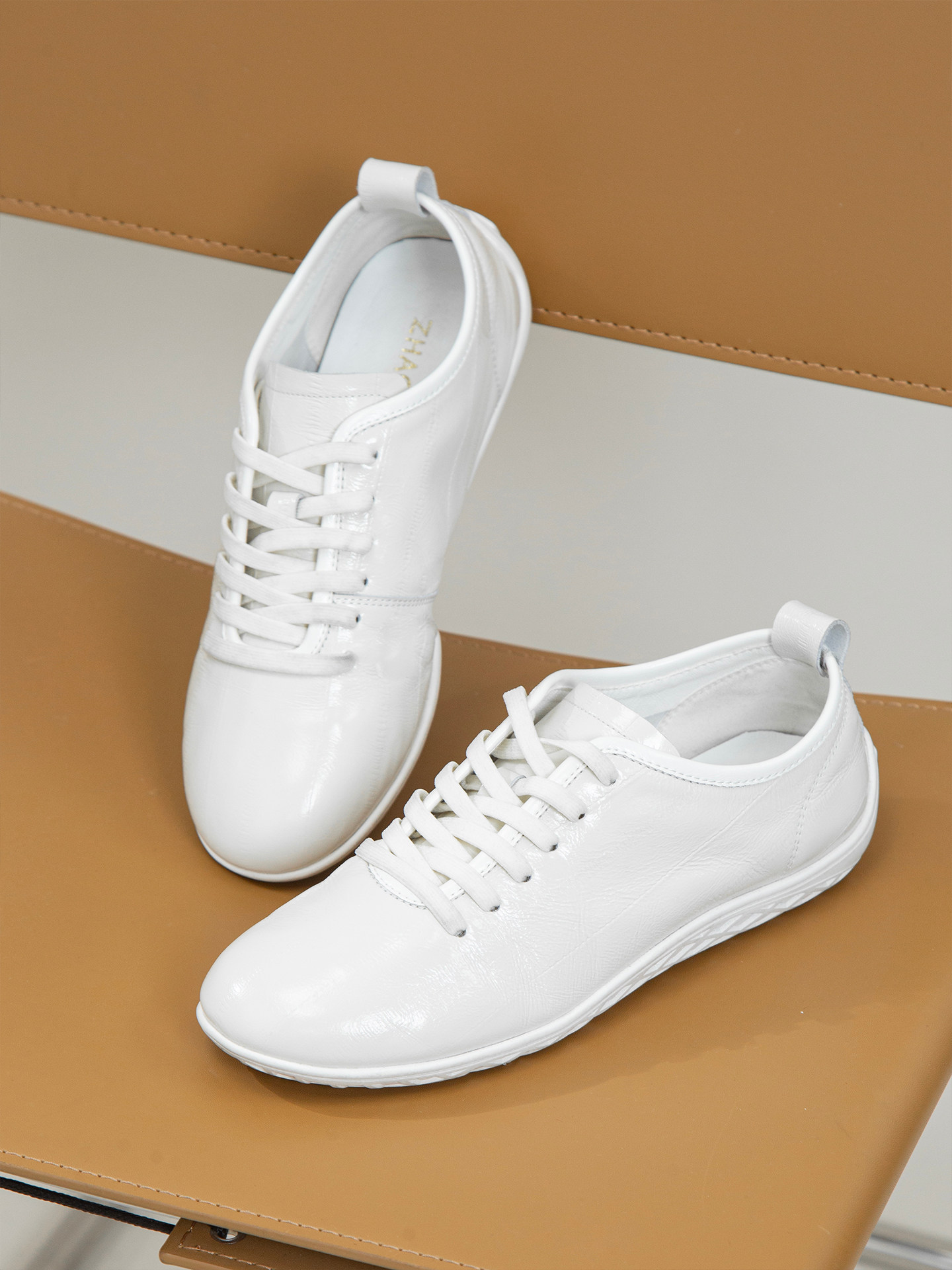 赵大喜｜饼干小白鞋｜头层鳗鱼纹牛皮老钱风软底百.搭单鞋早春主图