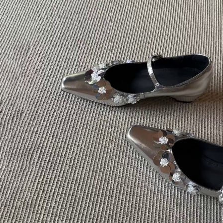 羊皮版~法式气质方头亮片花朵玛丽珍女鞋一字扣带浅口内增高单鞋