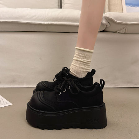 法式小众厚底增高深口单鞋女春季2026新款百搭松糕黑色系带小皮鞋