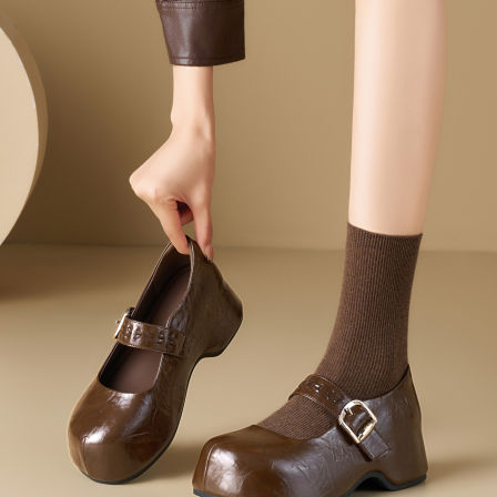 达芙妮2026新款隐形内增高棕色玛丽珍单鞋复古浅口单鞋厚底小皮鞋