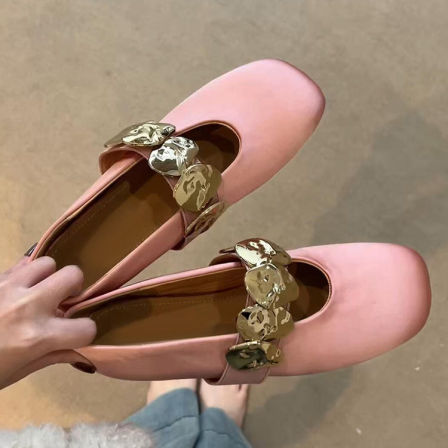 羊皮版~小众新款绸缎面金属扣一字带芭蕾鞋女简约新款设计感单鞋