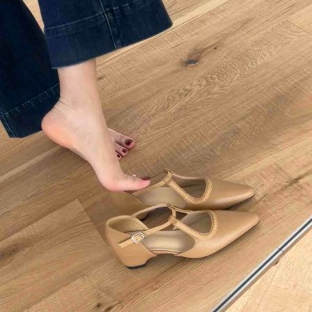 羊皮版~温柔风尖头一字扣带玛丽珍鞋女百搭气质真皮粗跟时装凉鞋