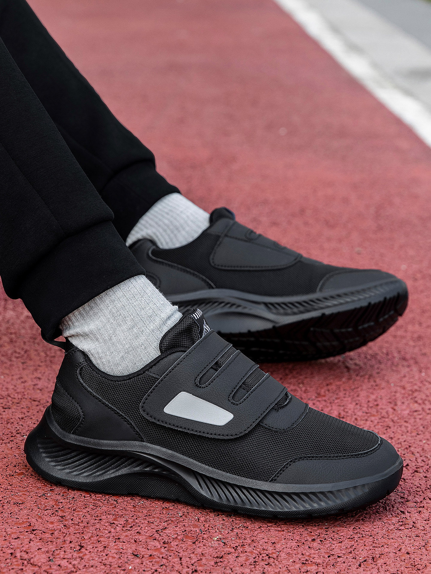 张凯丽老人鞋男款2026新款春季爸爸鞋中老年舒适旅游鞋休闲运动鞋主图