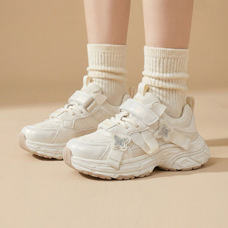 星期六童鞋儿童运动鞋2026春季新款女童小白鞋透气老爹鞋软底网面