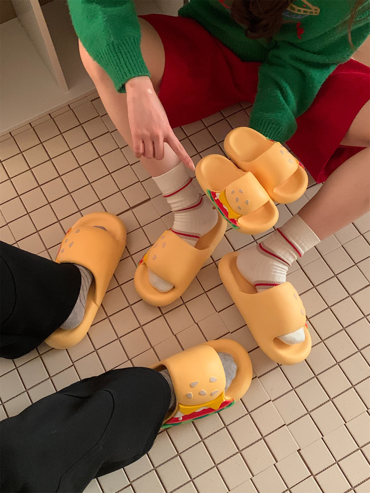 细细条 儿童足弓凉拖ins可爱汉堡男童女童居家防滑室外亲子拖鞋夏主图