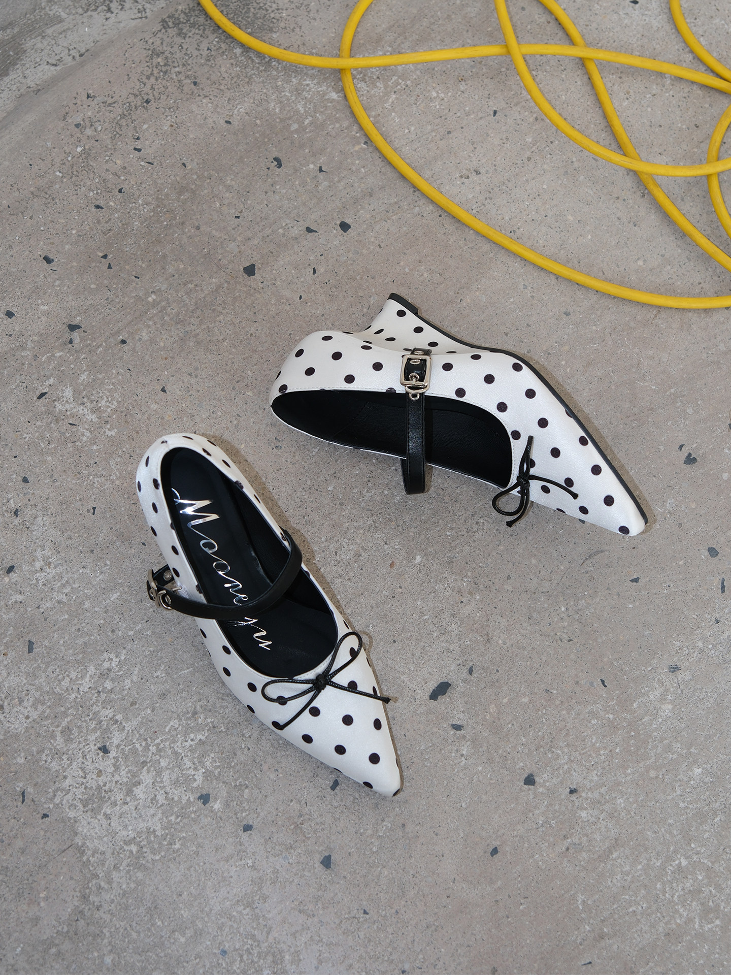 Mooreyu波点蝴蝶结高跟鞋女春夏新款皮带扣尖头浅口坡跟单鞋原创主图