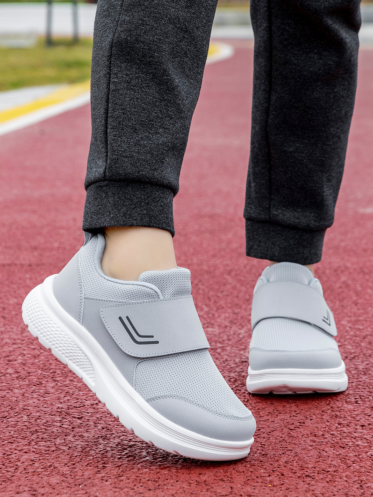 张凯丽老人鞋女2026新款春季防滑软底妈妈鞋中老年舒适运动健步鞋主图