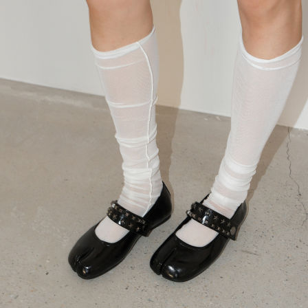 Mooreyu甜酷一字带圆头玛丽珍鞋单鞋女铆钉一脚蹬平底分趾猪蹄鞋