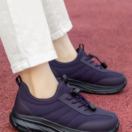 张凯丽老人鞋女2026新款防滑软底妈妈鞋宽脚大码舒适健步运动鞋子